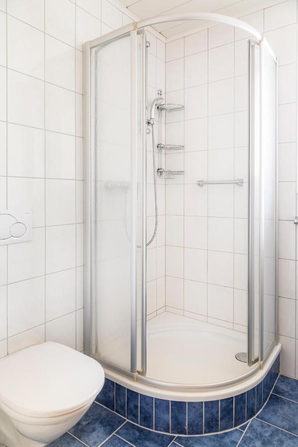 One-Bedroom Apartment,1064461630:JPEG